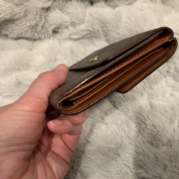 Louis Vuitton Monogram Medium Sized Elise Trifold Wallet - Picture 5 of 16